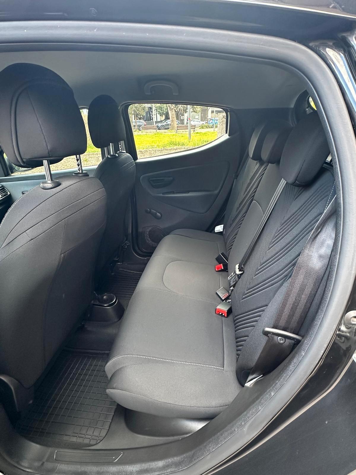 Lancia Ypsilon 1.0 FireFly 5 porte S&S Hybrid Gold