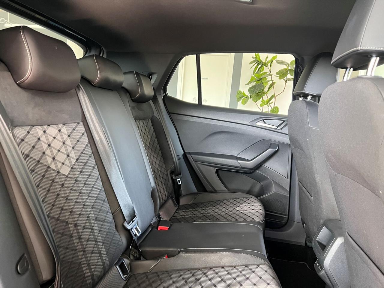 VOLKSWAGEN T-Cross 2024 1.0 tsi R-Line 115cv dsg