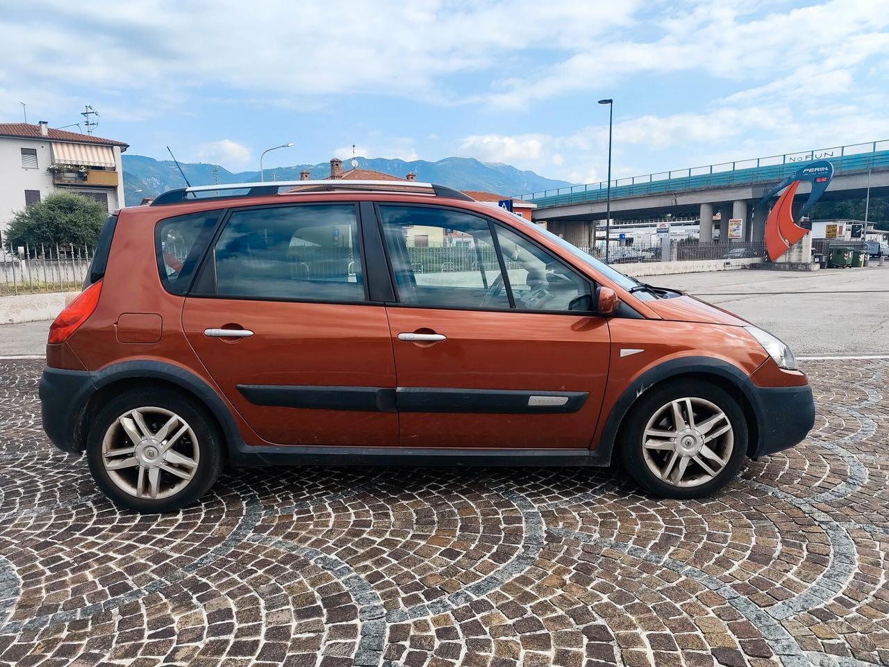 Renault Scenic Scénic 1.9 dCi/130CV Serie Speciale Exception
