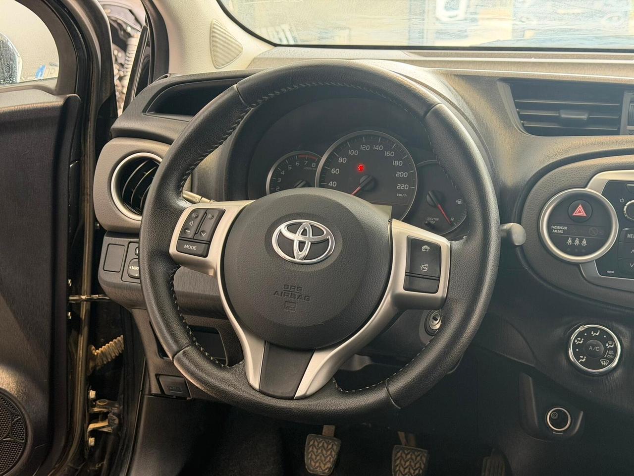 Toyota Yaris 1.0 5 porte Lounge