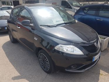 Lancia Ypsilon 1.2 69 CV 5 porte GPL Ecochic Black and Noir