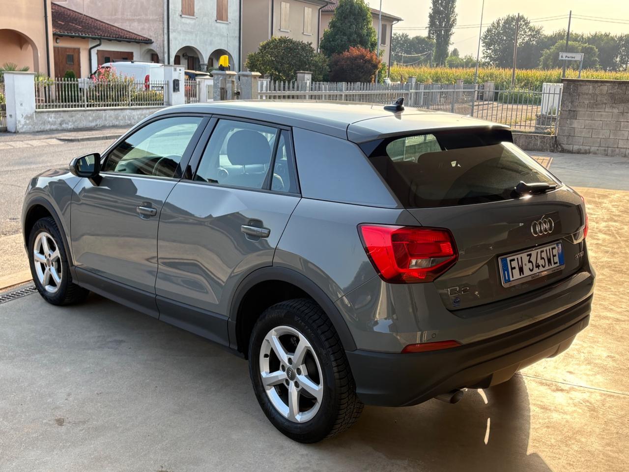 Audi Q2 30 TDI S tronic Identity Black