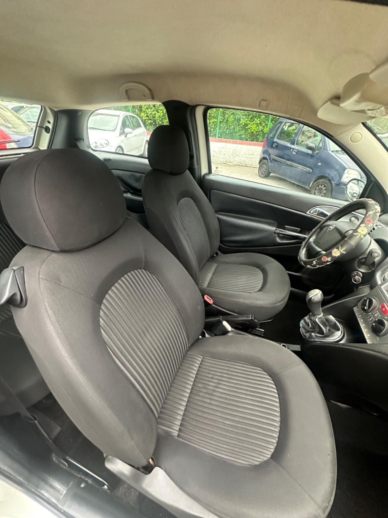 Lancia Ypsilon 1.3 MJT 75 CV Argento