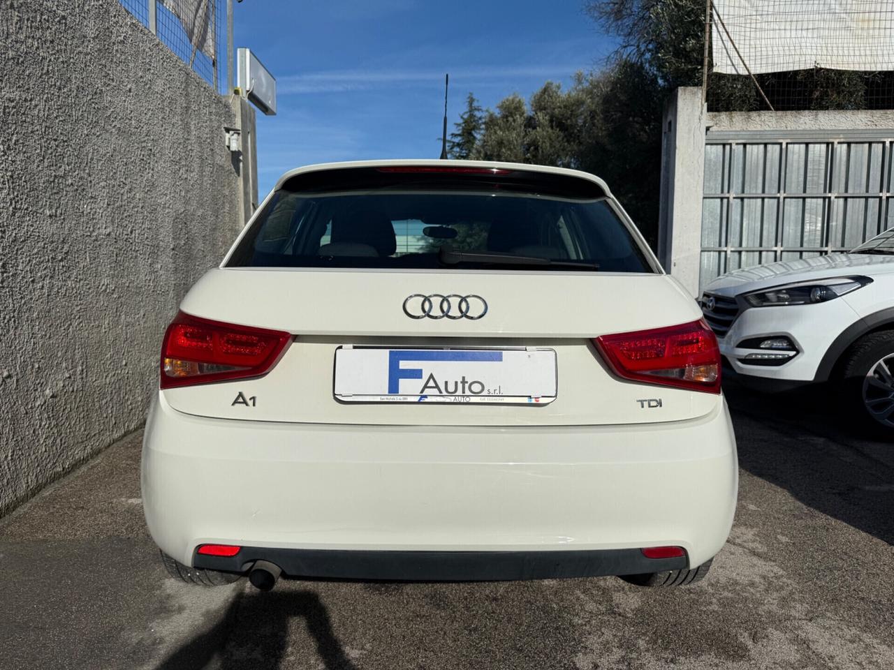 Audi A1 1.6 TDI,5 porte,LED diurni,Bluetooth,comandi al volante,ecc.