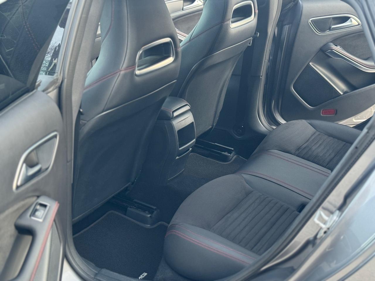 Mercedes-benz CLA 200 Automatico AMG line !