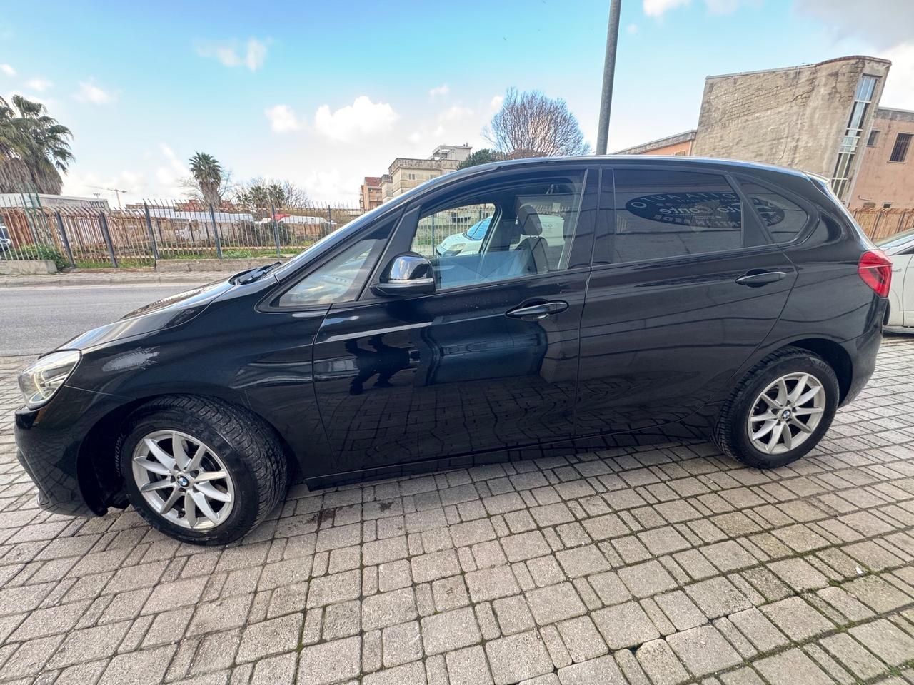 Bmw 2er Active Tourer 216d Advantage