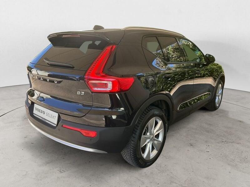 Volvo XC40 B3 163+14 CV Automatico LED Core N1 Autocarro