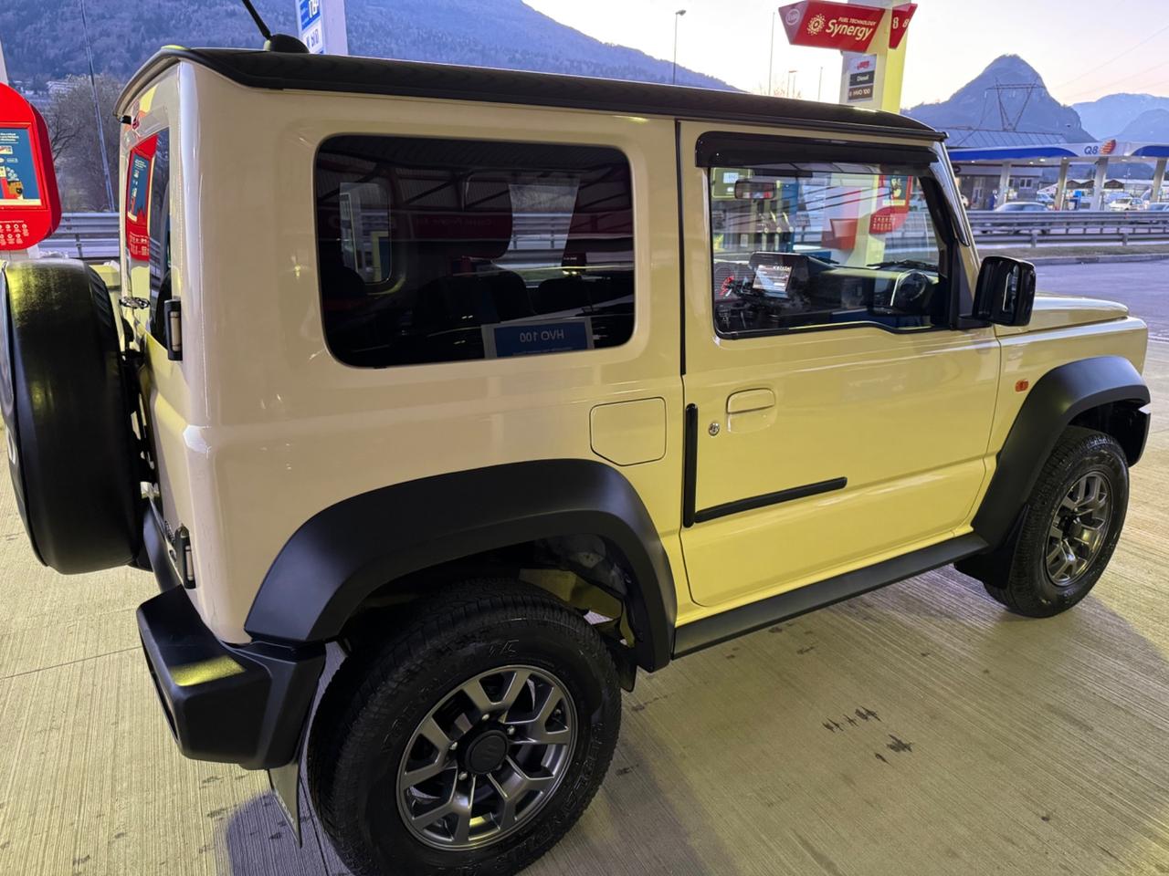 Suzuki Jimny 1.5 5MT Top