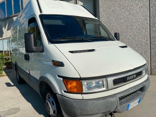 Iveco Daily 35S12V 2.3 Hpi TDI PC-TN Furgone L