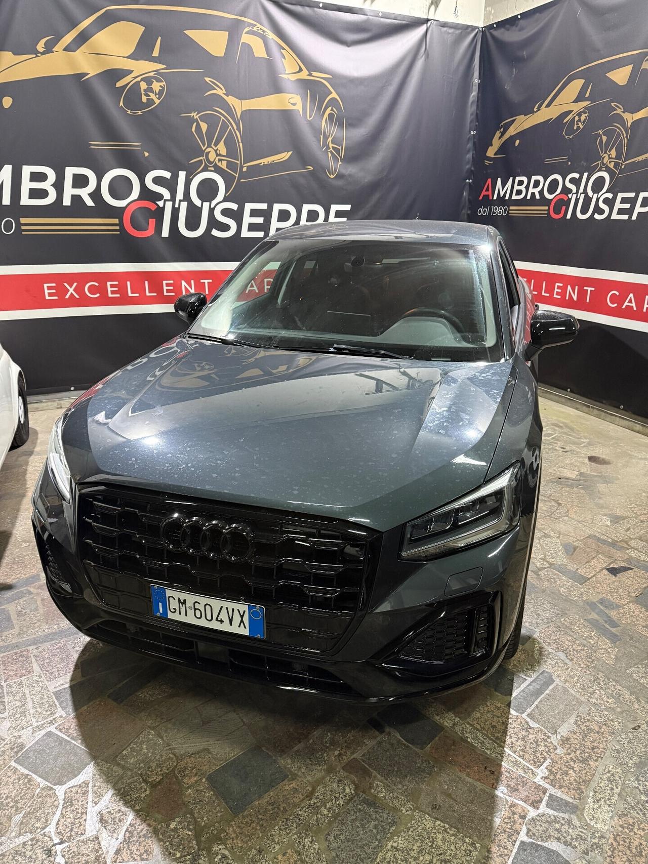 Audi Q2 30 TDI S tronic Identity Black