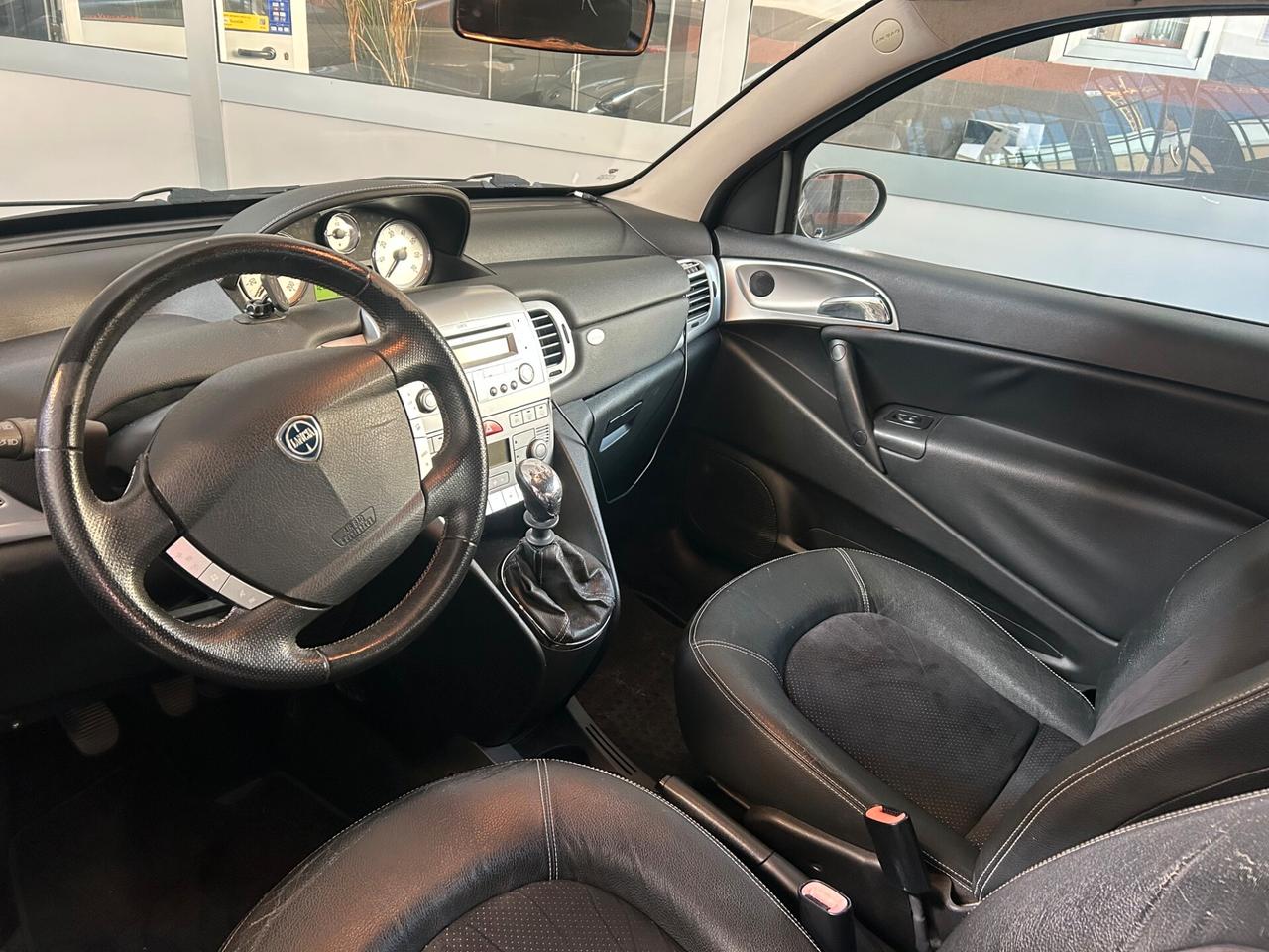 Lancia Ypsilon 1.2 Platino
