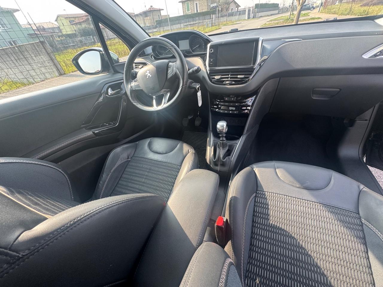 Peugeot 208 1.4 HDi 68 CV 3 porte Allure