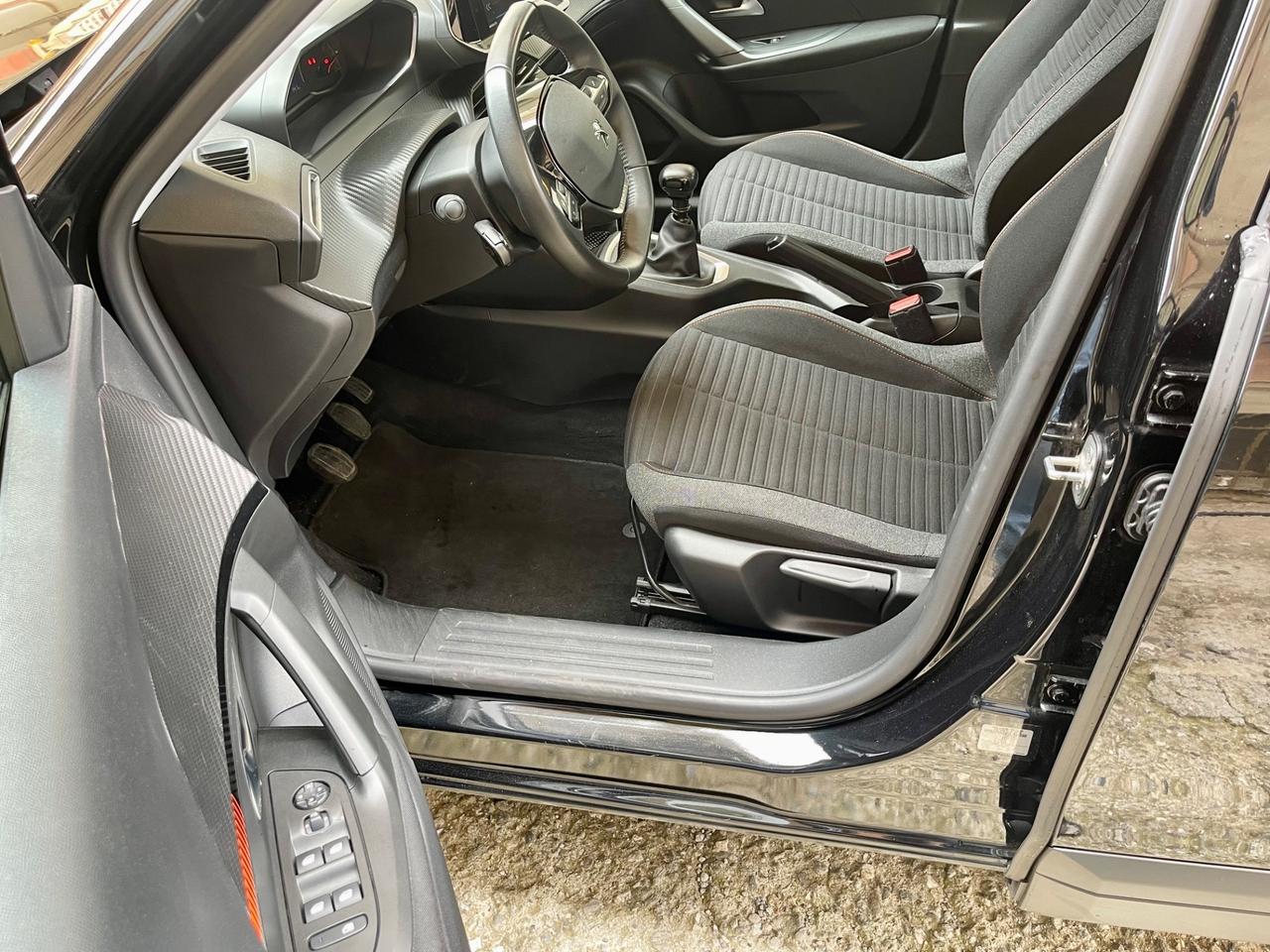 Peugeot 2008 BlueHDi 110 S&S Allure