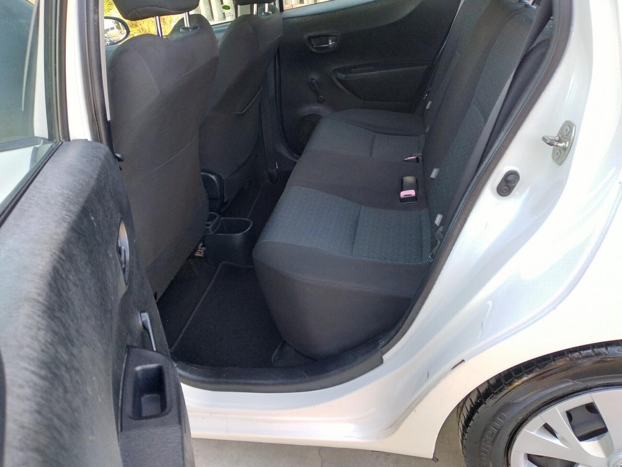 Toyota Yaris 1.4 D-4D 5 porte Lounge