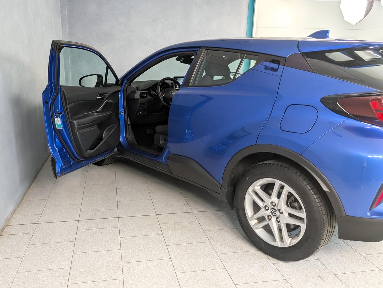 Toyota C-HR 1.8 Hybrid e-cvt Active