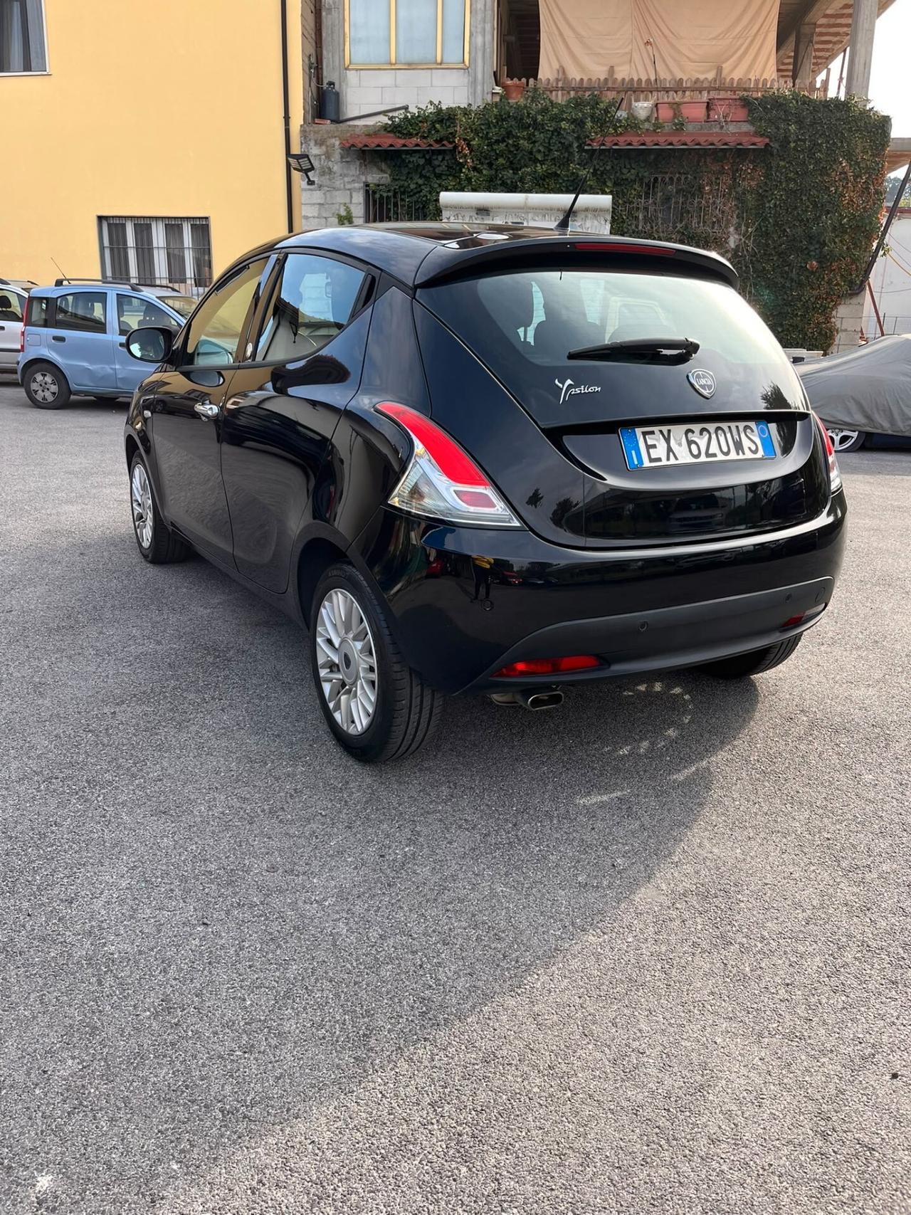 Lancia Ypsilon 1.2 69 CV 5 porte GPL Ecochic Gold