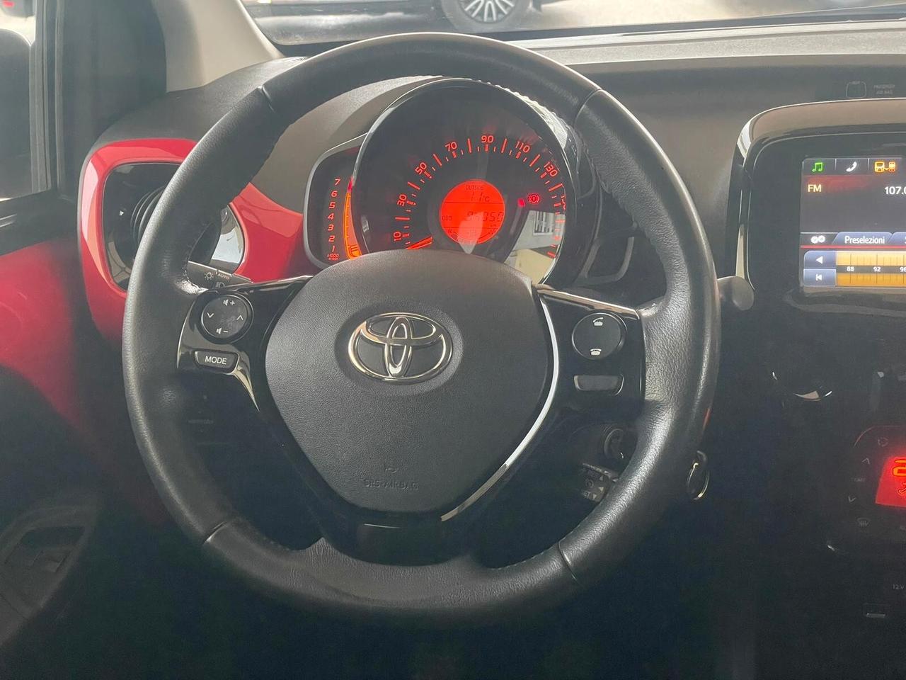 Toyota Aygo 1.0 VVT-i 69 CV 5 porte x-cite