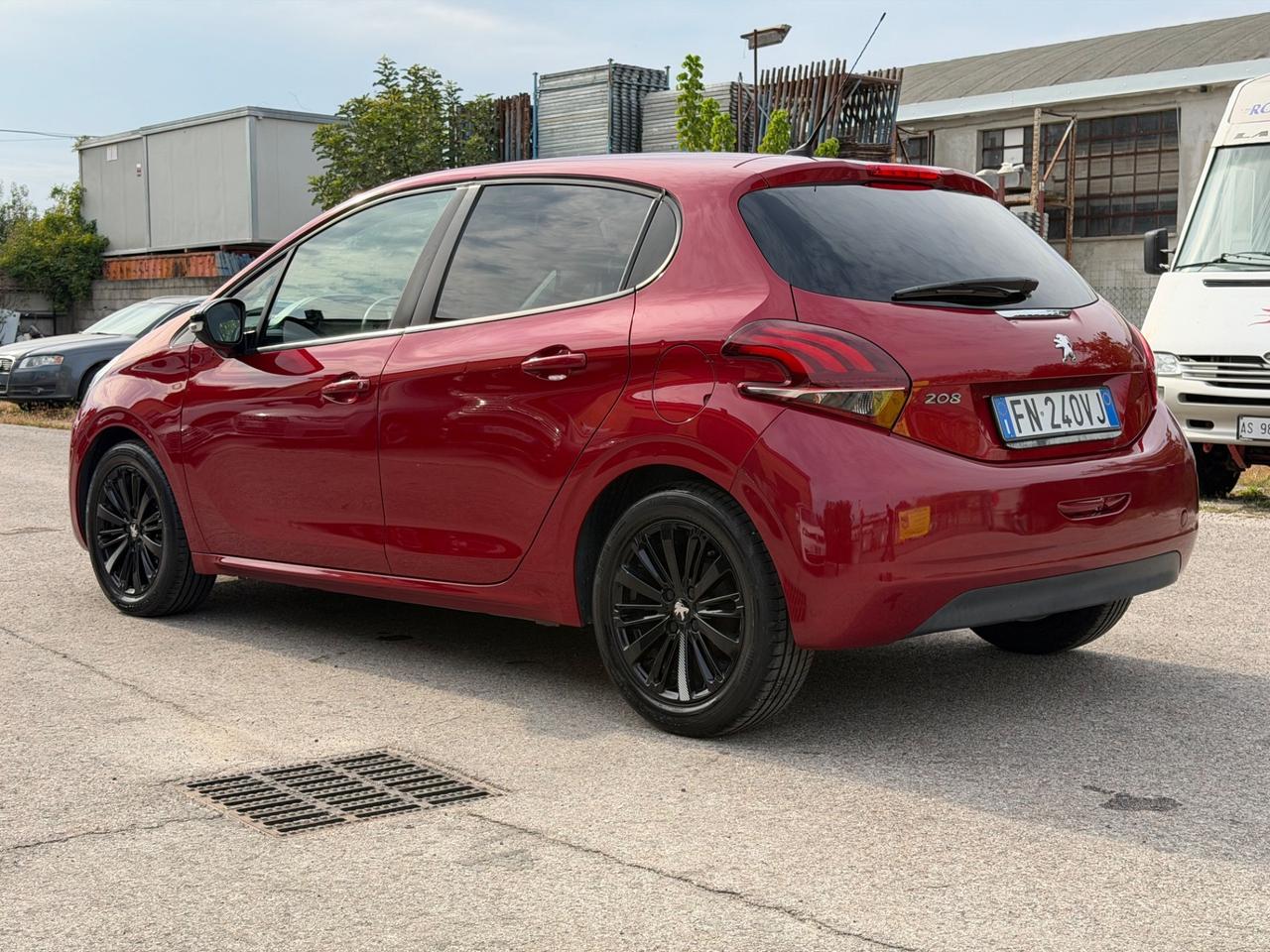 Peugeot 208 PureTech 82 5 porte Allure