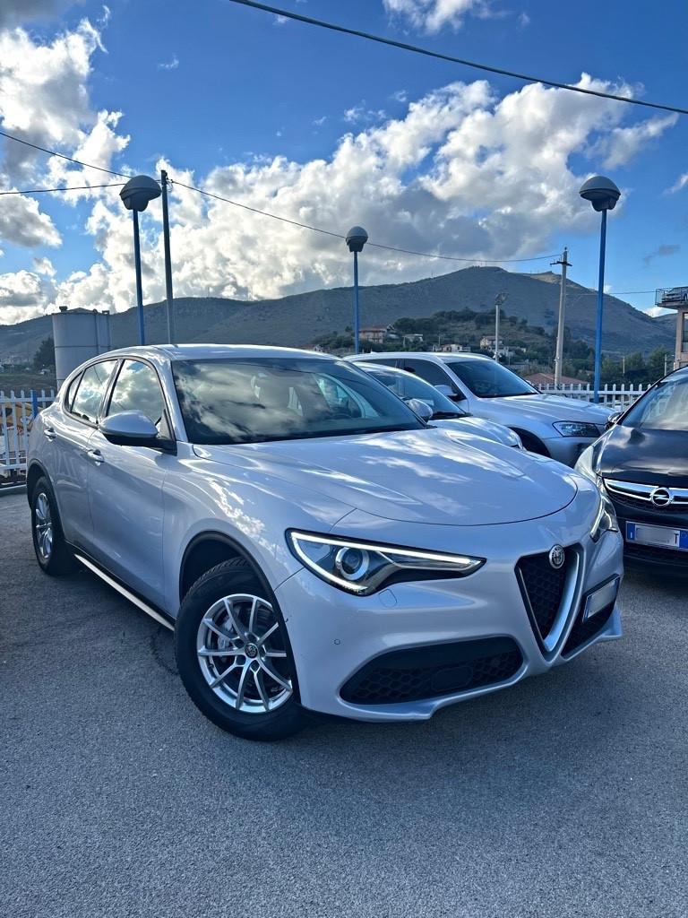 Alfa Romeo Stelvio Q4 2.2 190 CV 2021