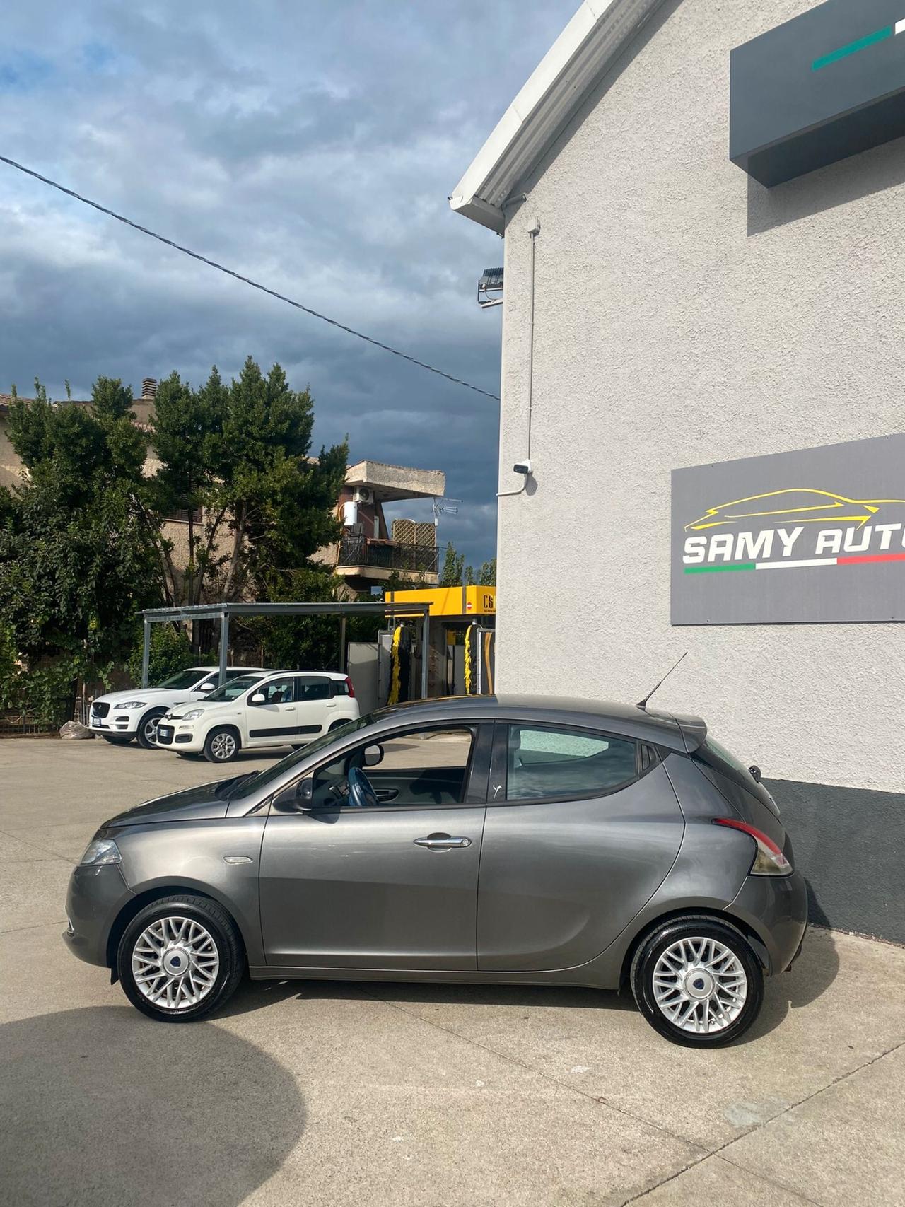 Lancia Ypsilon 1.2 69 CV 5 porte GPL Ecochic Platinum