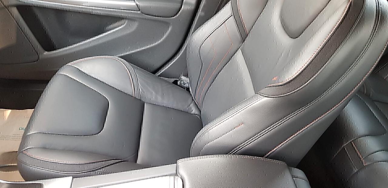 Volvo V60 2.0 d 150 cv D3 Geartronic Volvo Ocean Race,pelle,cambio automatico,navi,cruise control,cerchi 18