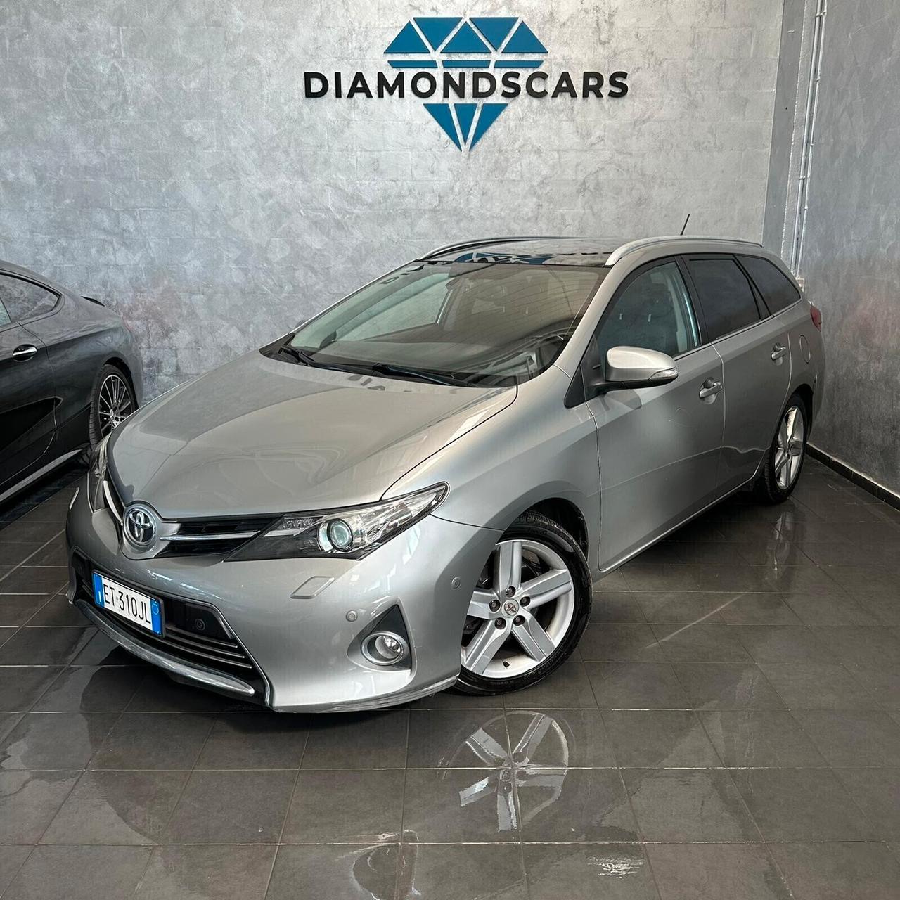 Toyota Auris 2.0 D-4D Lounge