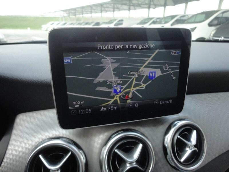 MERCEDES GLA (X156) GLA 200 d Automati...