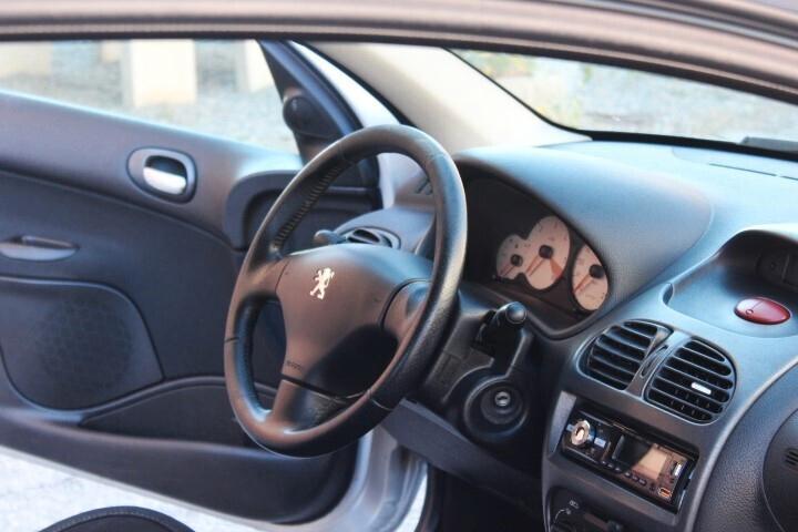 Peugeot 206 1.6 HDi Sweet Years 8 gomme invernali\termiche su cerchio clima unica proprietaria distribuzione ok
