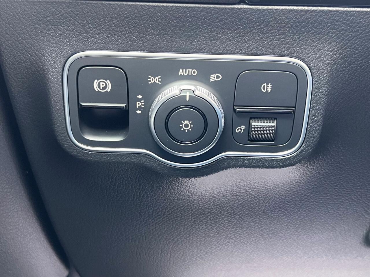 Mercedes-Benz GLA 200 d ACCONTO € 18.025 NOLEGGIO RISCATTO NOSCORING