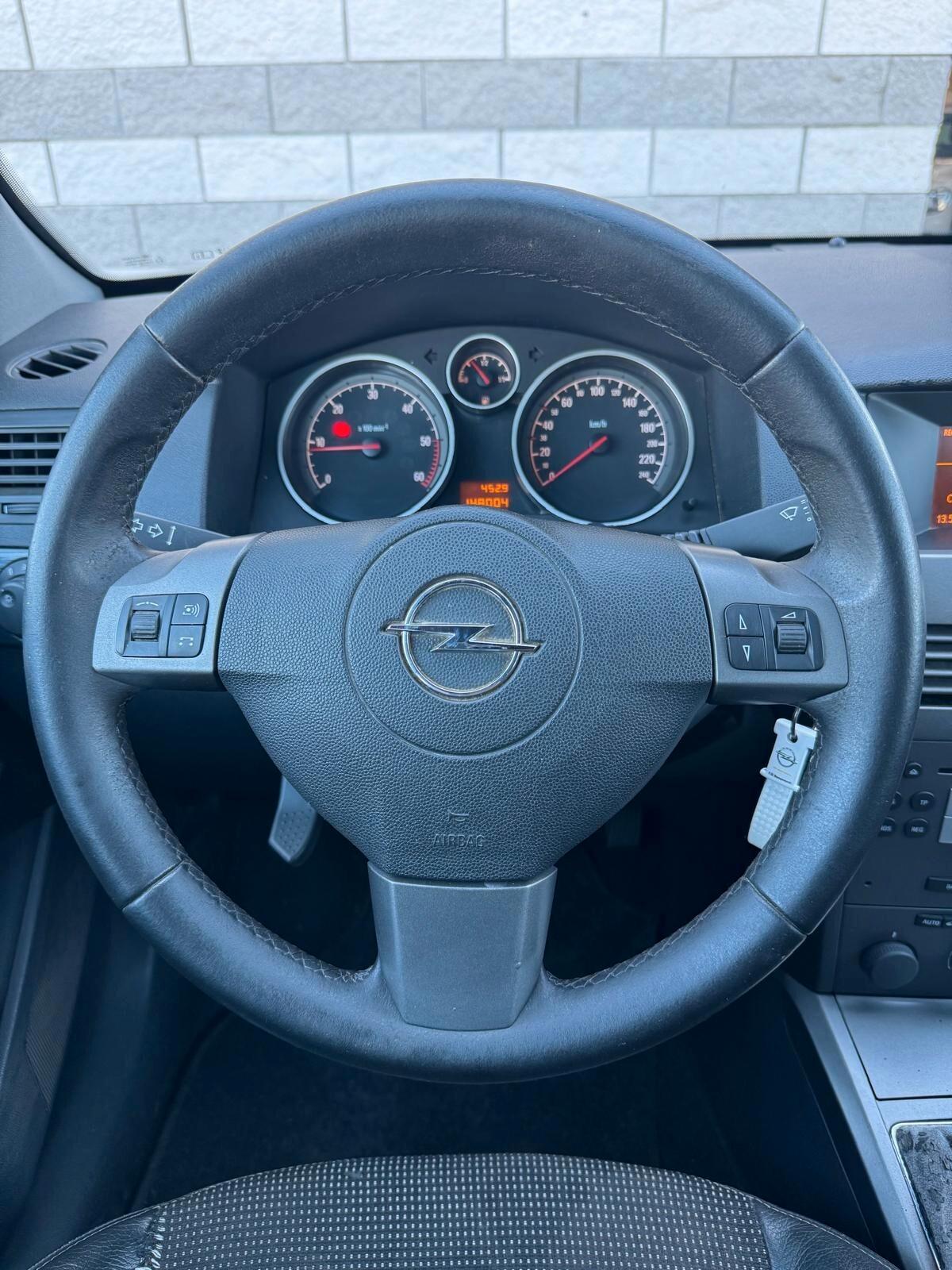 Opel Astra 1.9 CDTI 120CV Cosmo