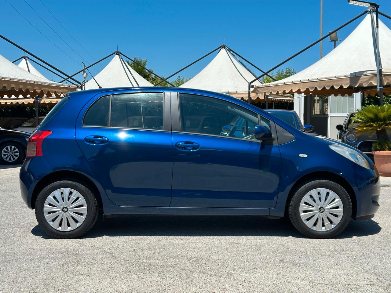 TOYOTA Yaris 1.0 5 porte Navi