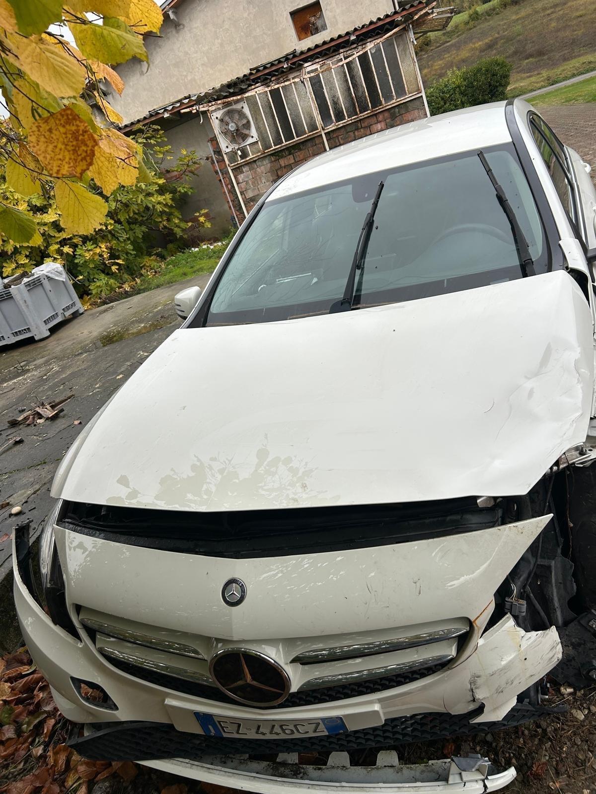 Mercedes-benz A 160 CDI Automatico INCIDENTATO