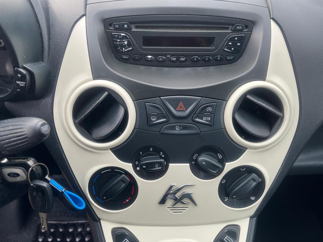 Ford ka 1.2 benz .-full opt-2013