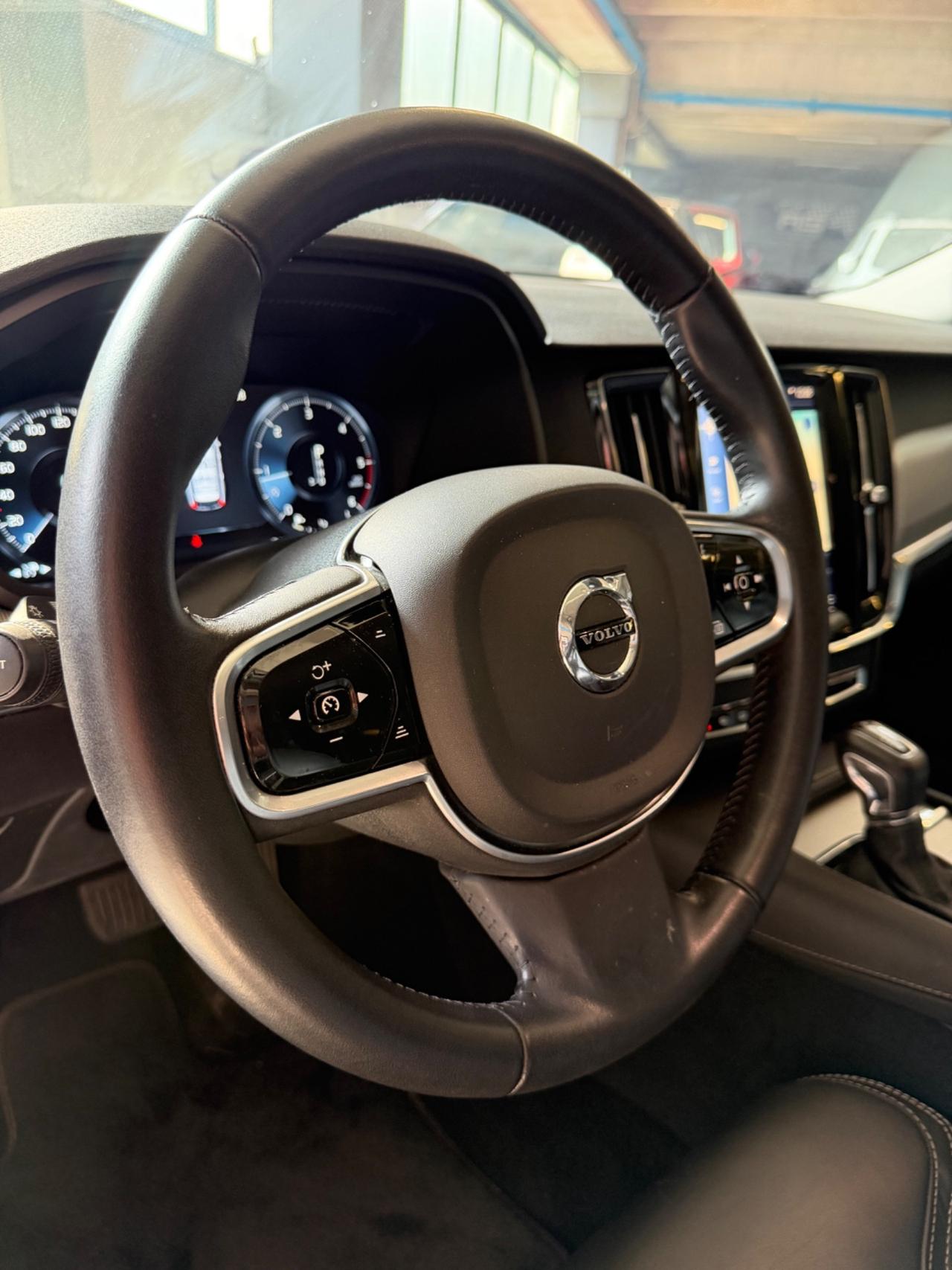 Volvo V90 D4 EU6B INSCRIPTION KMCERT GARANZ