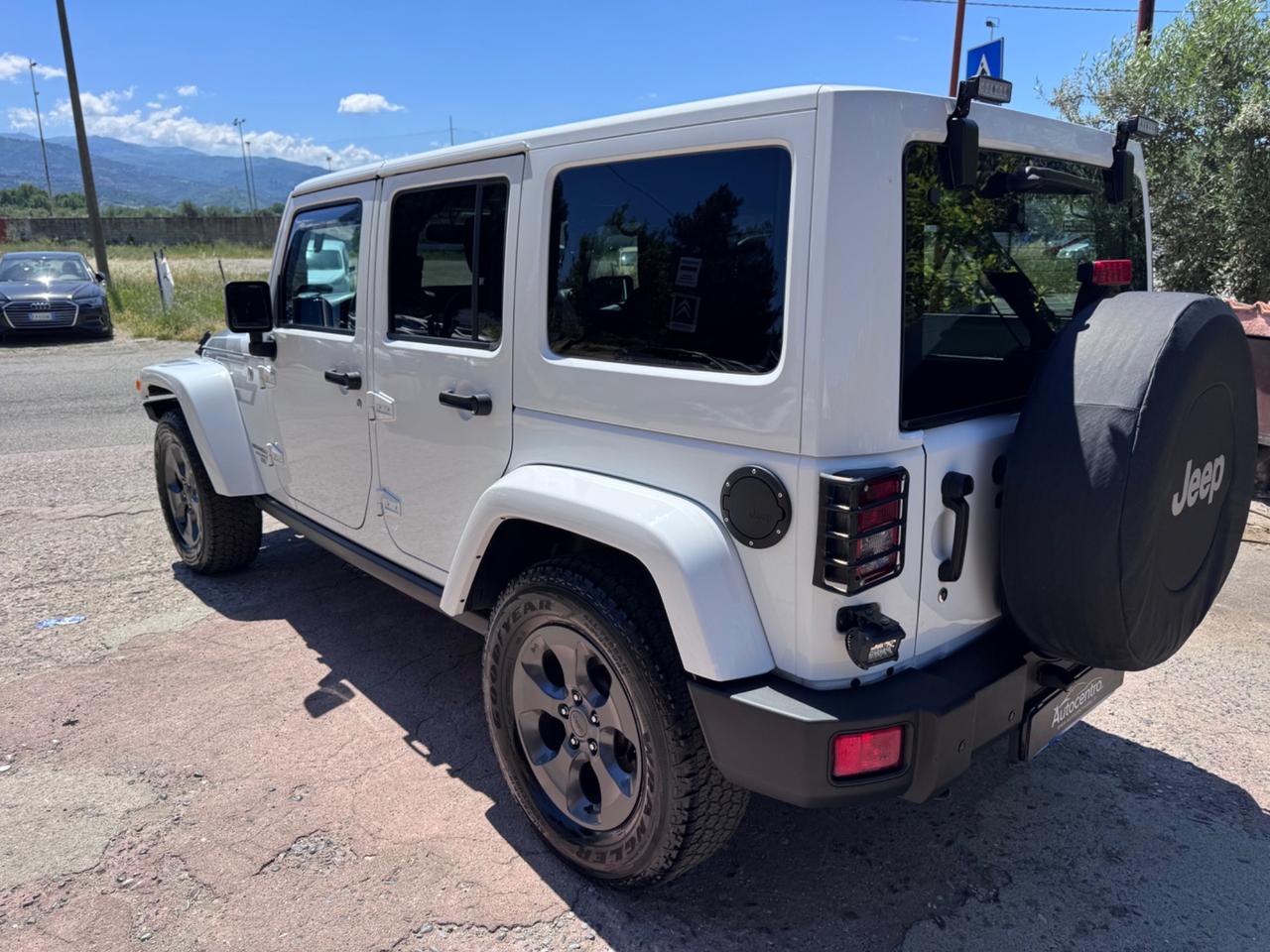 Jeep Wrangler Unlimited 2.8 CRD DPF Sahara Auto