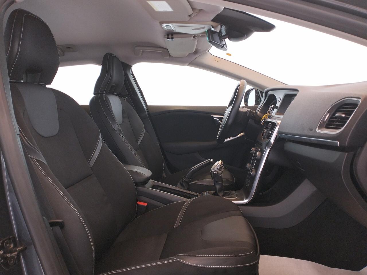 Volvo V40 D2 1.6 Momentum - NEOPATENTATI