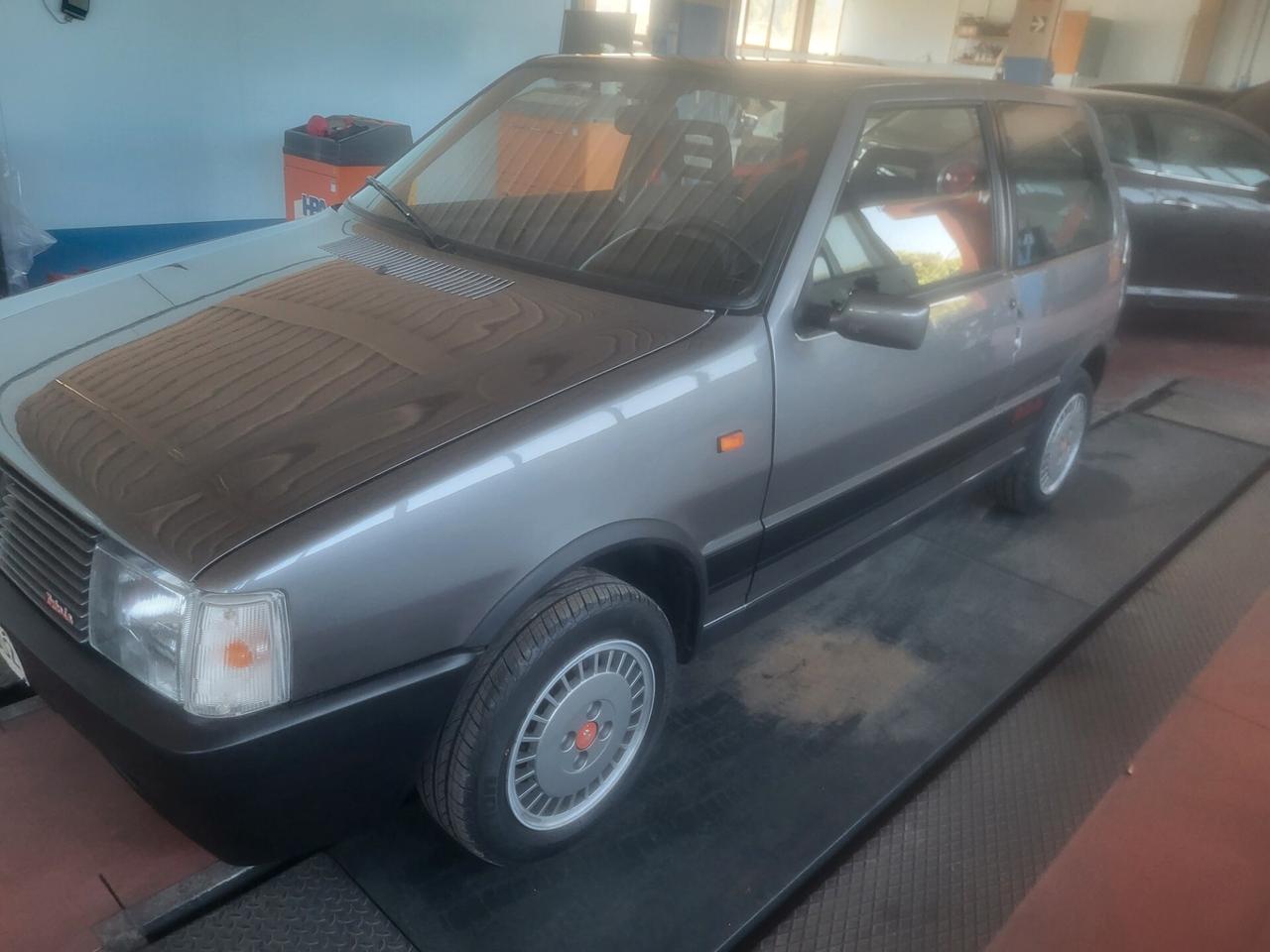 FIAT UNO TURBO PRIMA SERIE