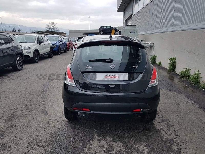 Lancia Ypsilon 1.0 firefly hybrid Gold s&s 70cv