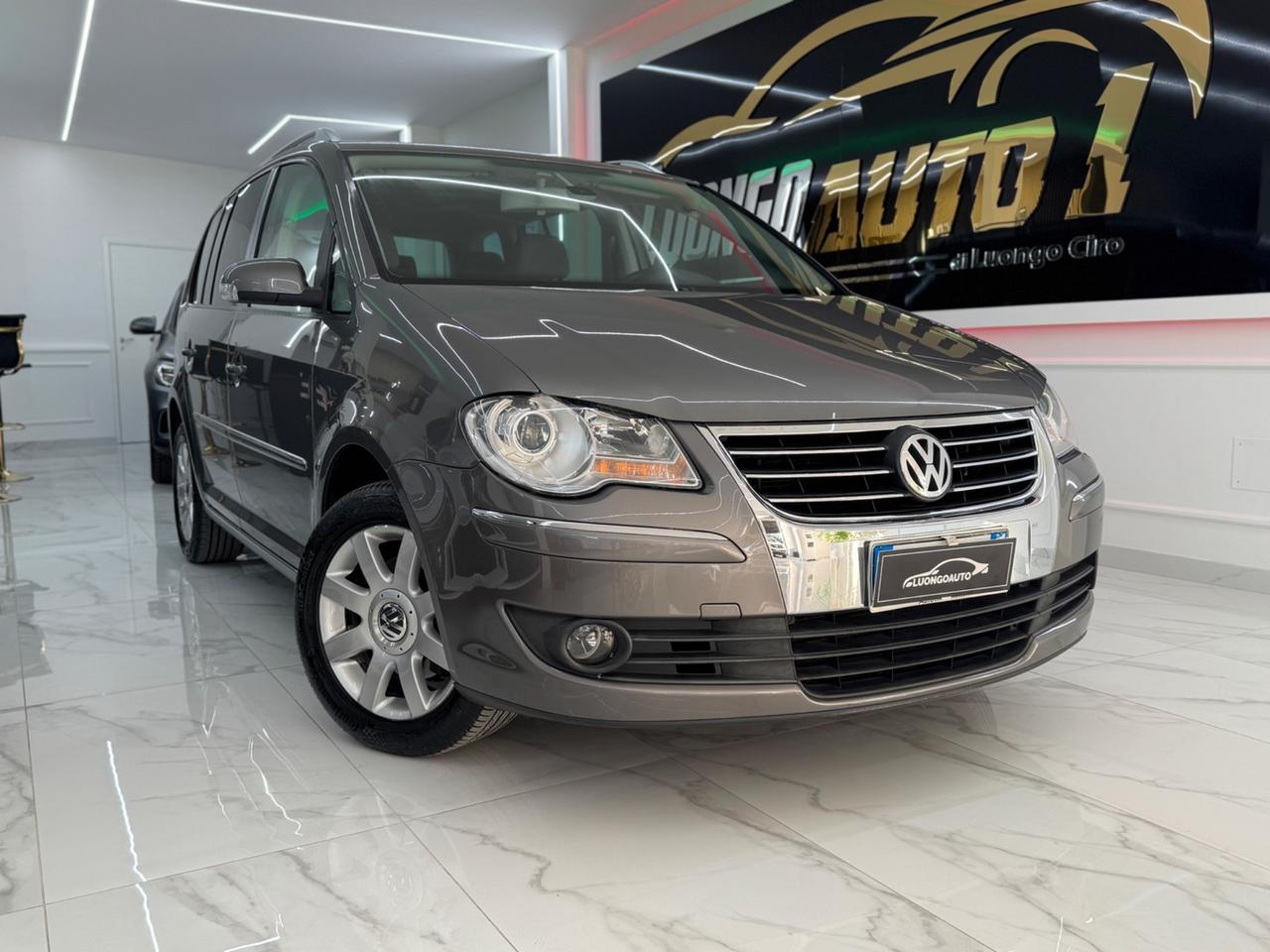 Volkswagen Touran 2.0 F DSG Highline