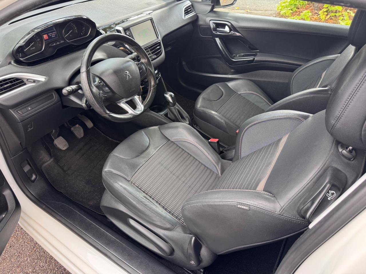 Peugeot 208 1.2 5P NEOPATEN GARANZIA 12 MESI