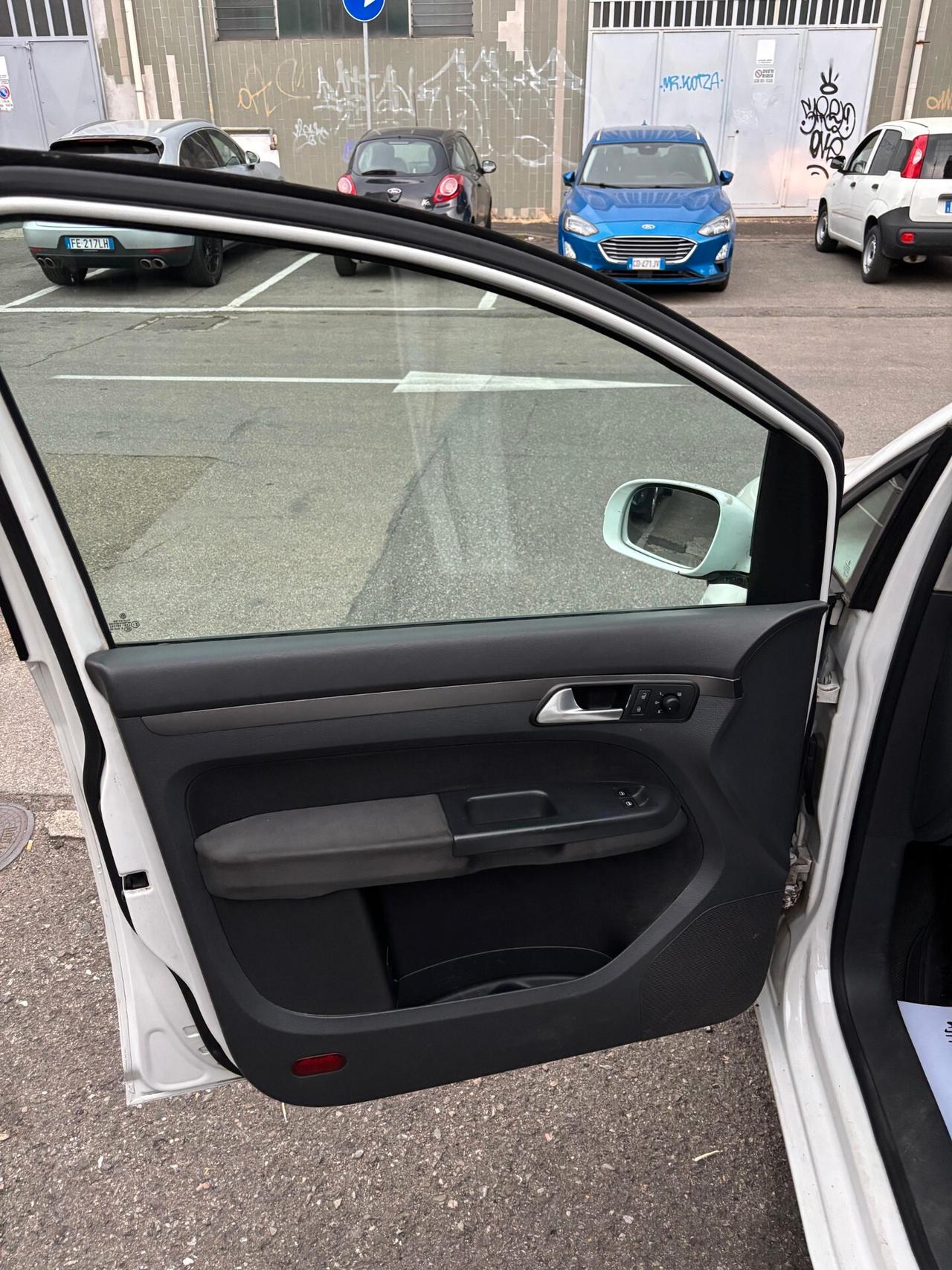 Volkswagen Touran 1.6 Trendline Bifuel G