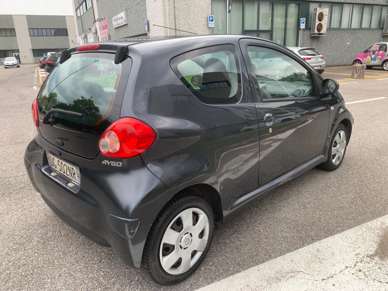 Toyota Aygo 1.0 12V VVT-i 3 porte adatta per i neopatentati