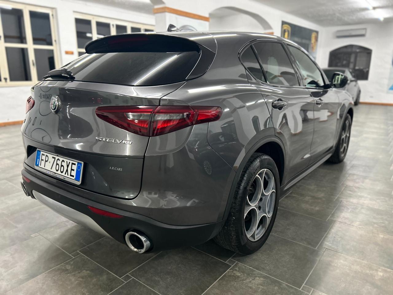 Stelvio 2.2 Turbodiesel 210 CV AT8 Q4 "VELOCE"