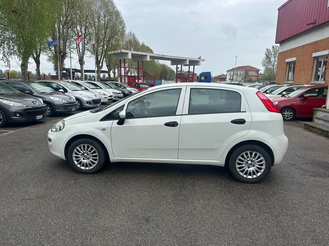 Fiat Punto 1.2 8V 5 porte Lounge gancio traino