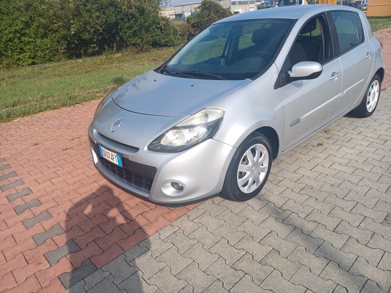 Renault Clio 1.2 16V 5 porte Dynamique