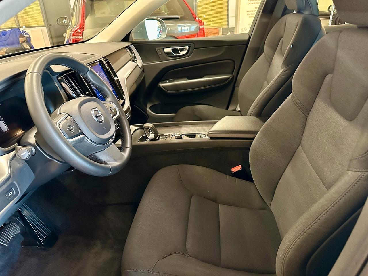 Volvo XC 60 XC60 B4 (d) AWD Geartronic Momentum Pro