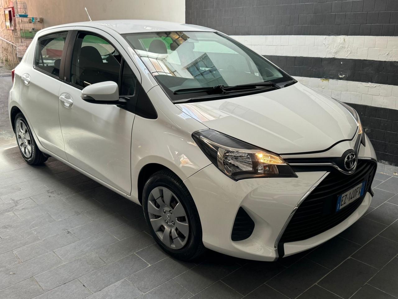Toyota Yaris 1.0 5 porte Lounge