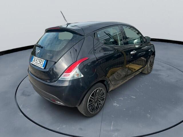 Lancia Ypsilon 1.0 FireFly 5 porte S&S Hybryd Gold