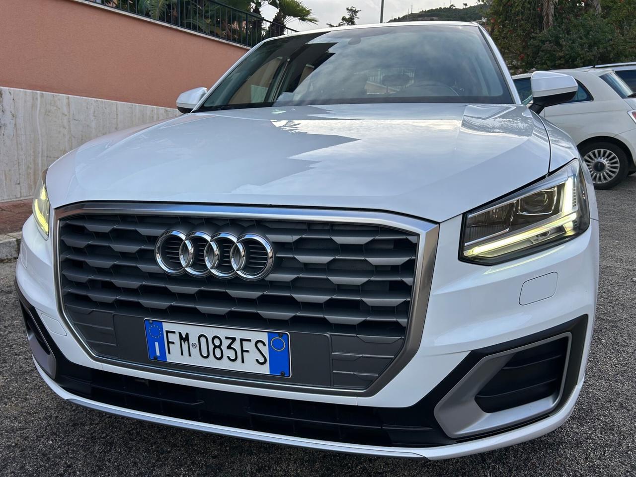 Audi Q2 1.6 TDI Sport strafull !!!!!