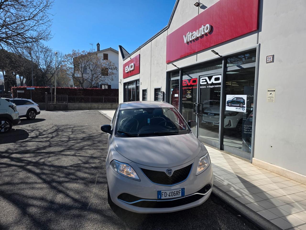 Lancia Ypsilon 1.2 69 CV 5 porte Gold